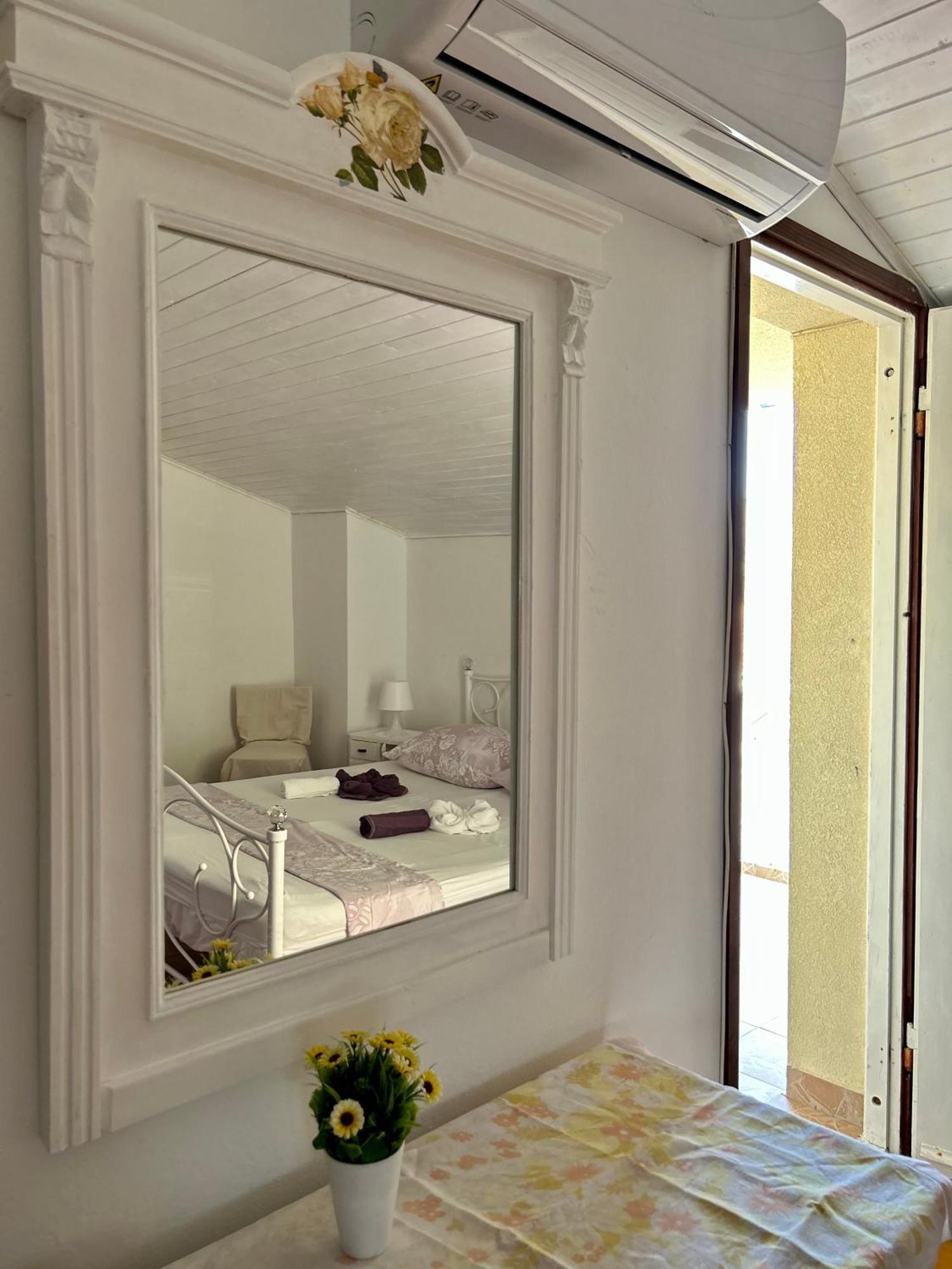 Apartments Tatjana Pag Town Εξωτερικό φωτογραφία